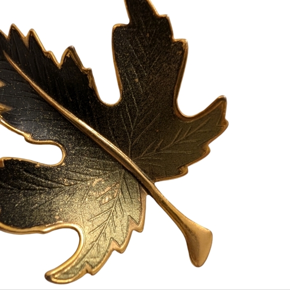 MAPLE LEAF Forest Green Fall Gold Lapel Brooch Pin Retro Vintage Classic - Picture 6 of 8